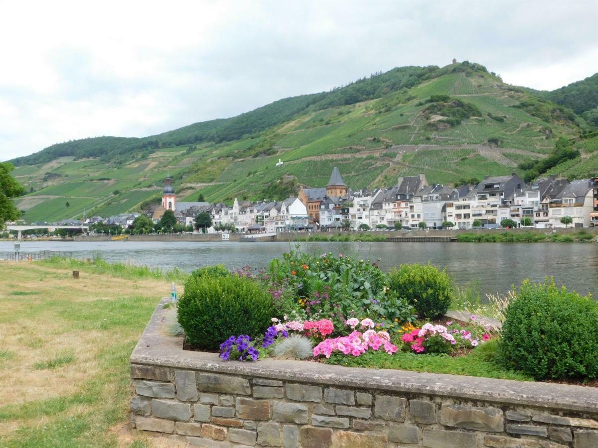 Die Ferienwohnung Lindenhof Zell an der Mosel Exterior photo