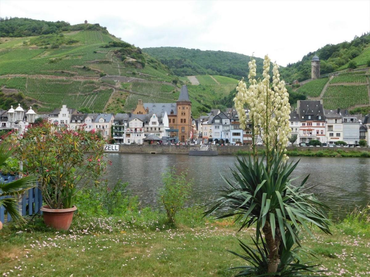 Die Ferienwohnung Lindenhof Zell an der Mosel Exterior photo
