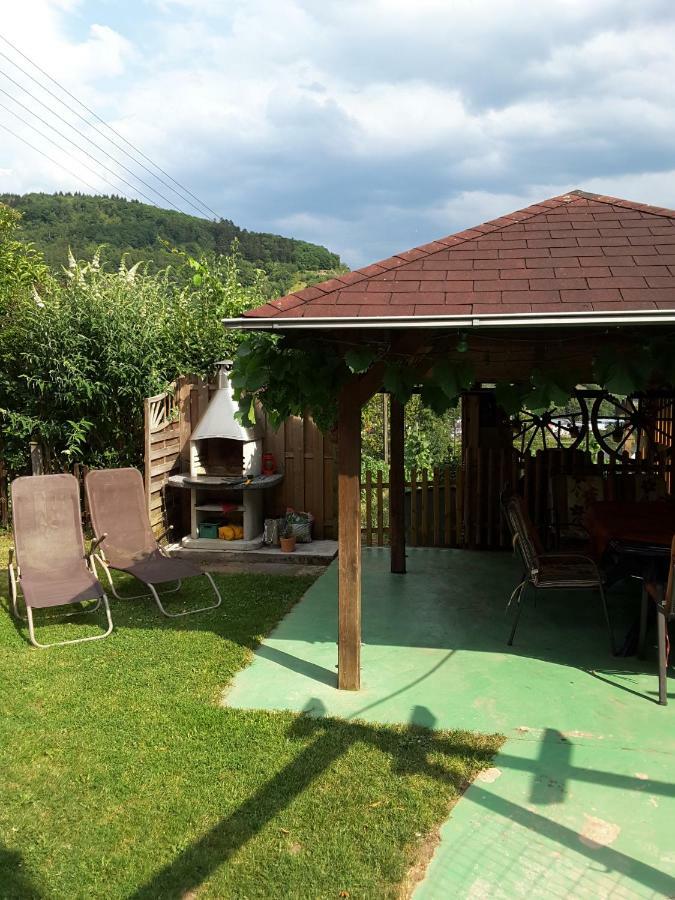 Die Ferienwohnung Lindenhof Zell an der Mosel Exterior photo